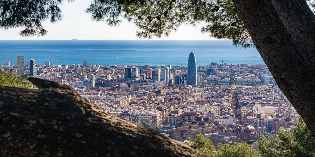 panoramica-barcelona-mar-fondo-torre-agbar-centro_103